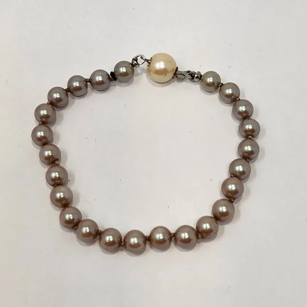 Beige Cream Faux Pearl Bead Bracelet Knotted Ornate Closure Vintage Classic